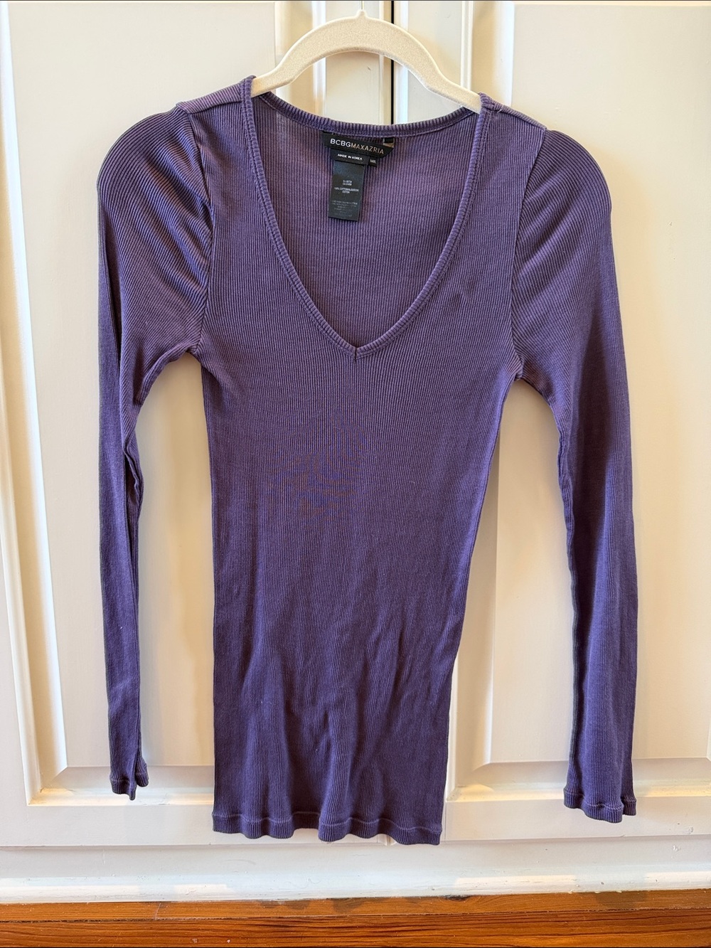 BCBGMaxAzria Purple Ribbed V-Neck Long Sleeve Top M/L - 100% cotton